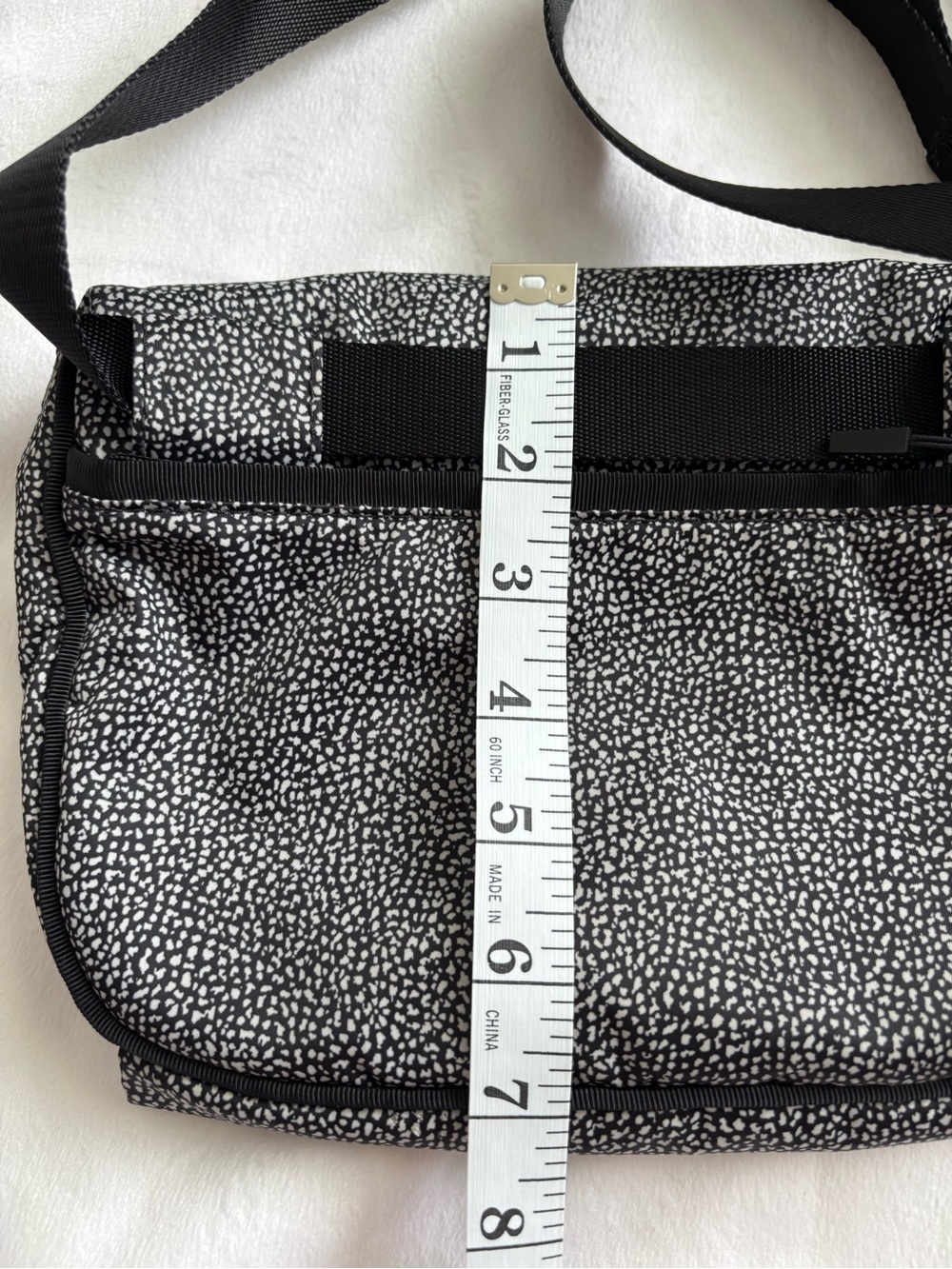 Lululemon Go Lightly Belt Bag Chakra Print Alpine White Black EUC - Picture 14 of 14